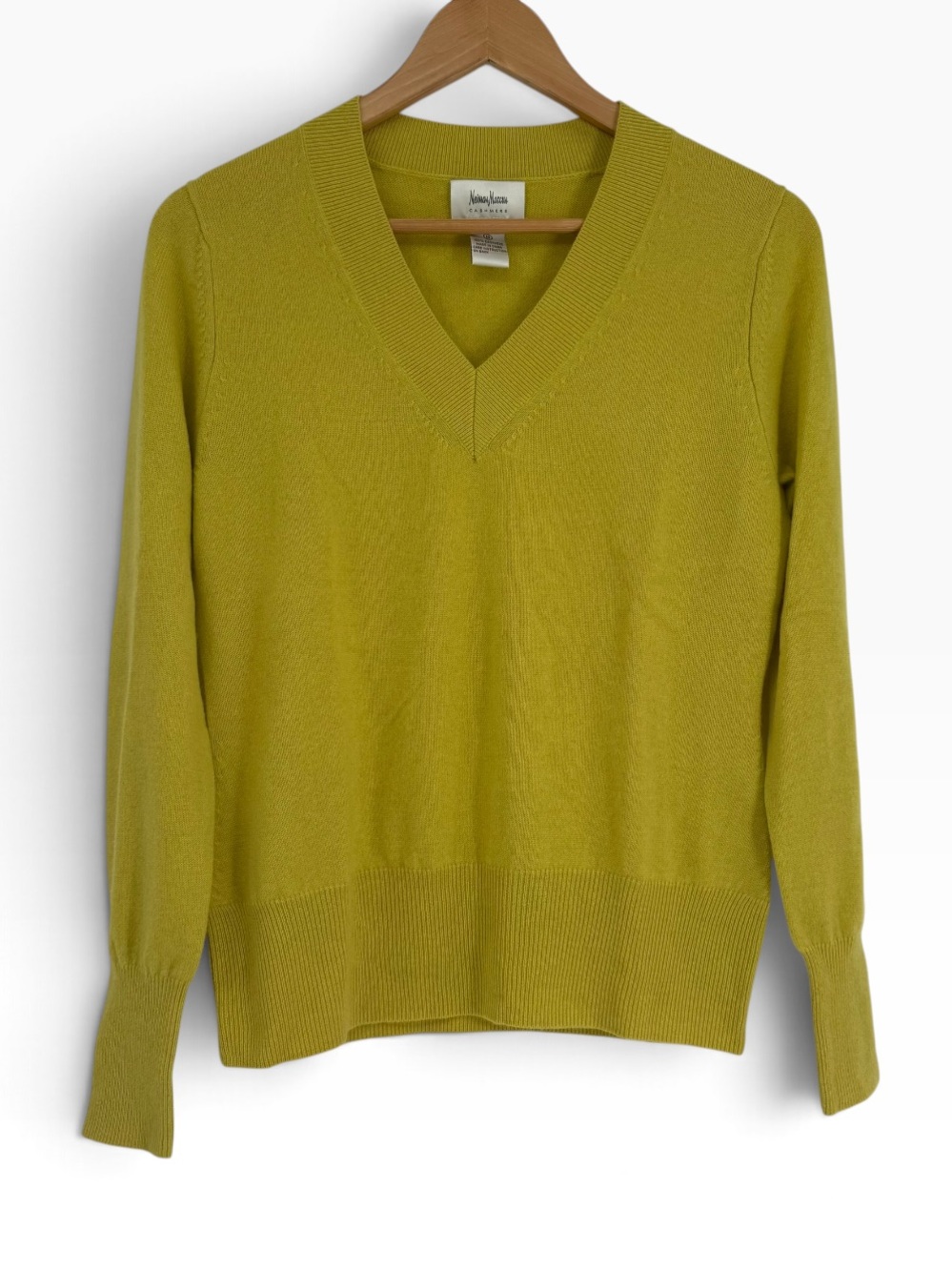 Neiman Marcus Women’s Cashmere V Neck Pullover Neon Green Sweater Size M
